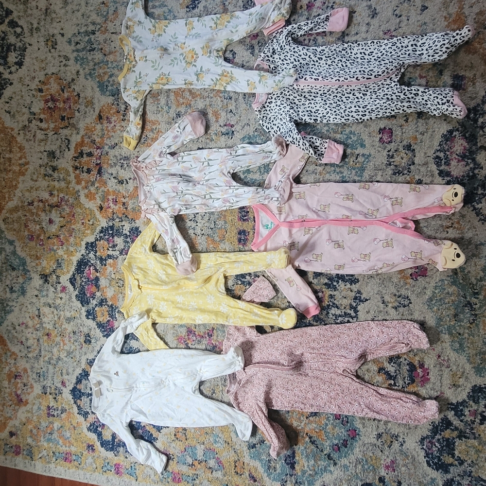 9 Assorted Baby Newbrn, 0-3, 3-6 Sleepers